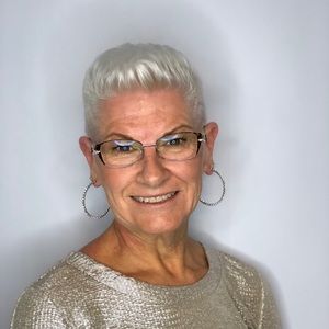 Meet your Posher, Deborah